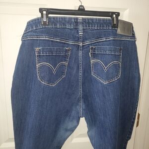 Women's Levi Skinny Jeans